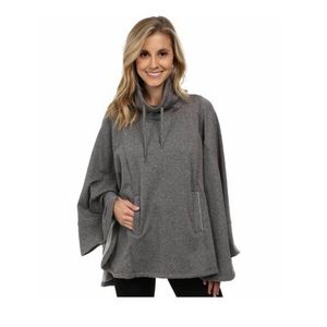 UGG poncho-gray M/L. SO SOFT!